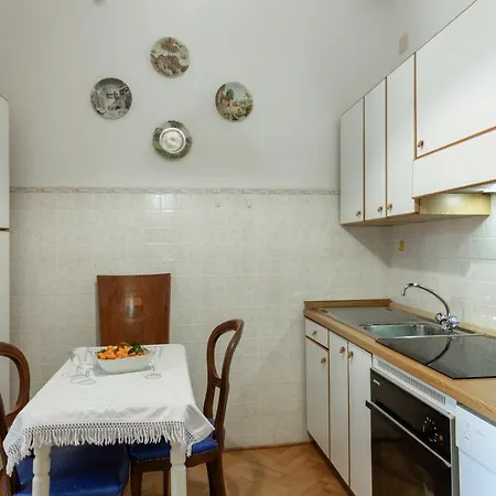 Della Dama Vicino Apartment